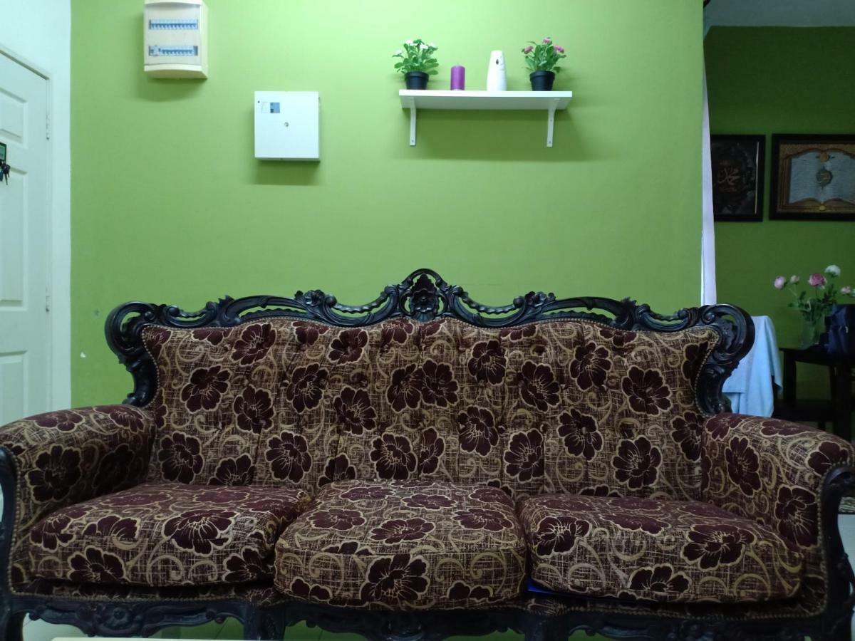 Muslim Dinaim Homestay Tanjong Malim Buitenkant foto