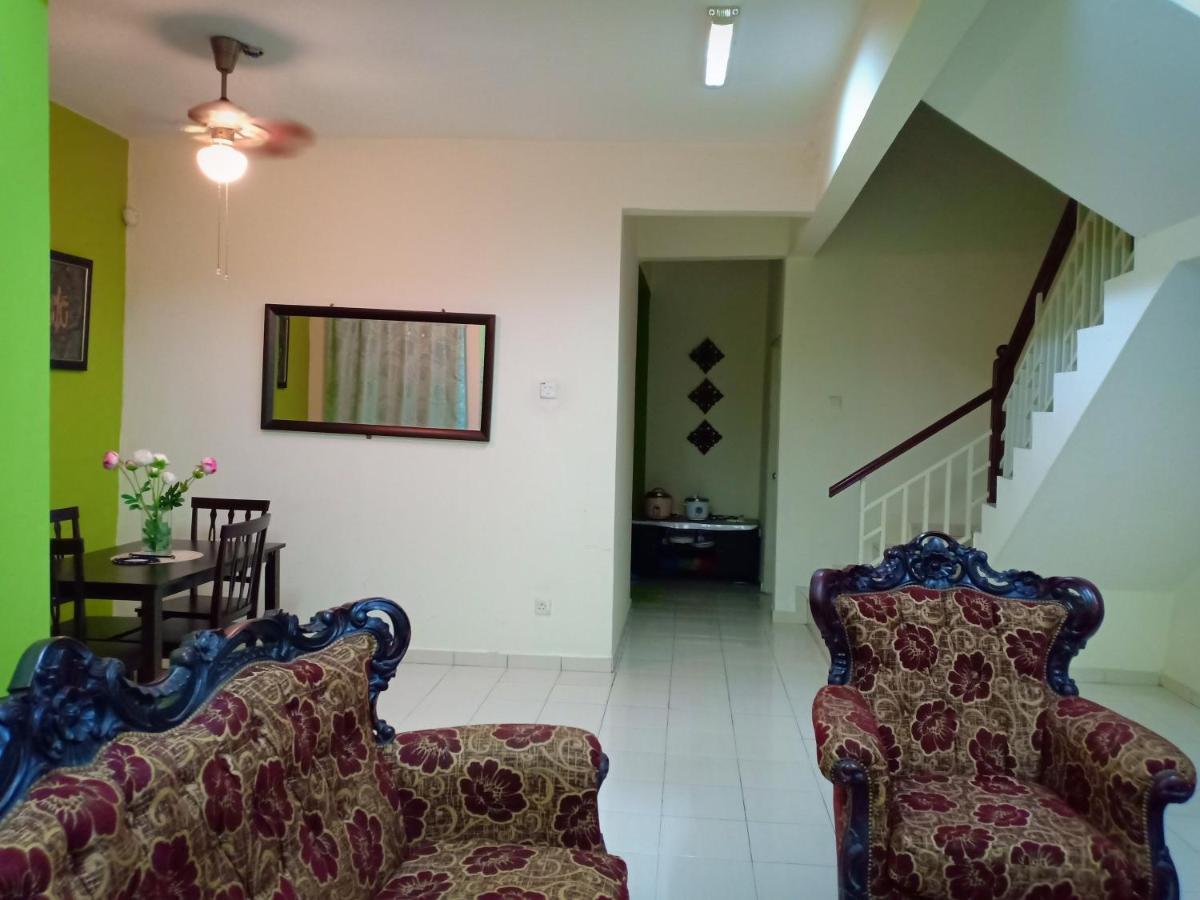 Muslim Dinaim Homestay Tanjong Malim Buitenkant foto